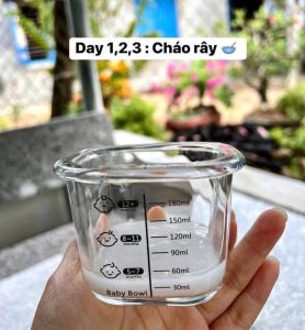 thực đơn ăn dặm cho bé 6 tháng